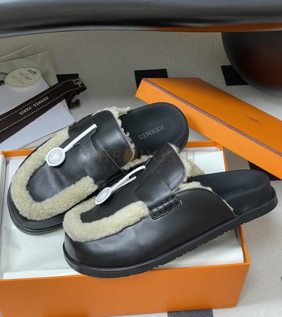 H**me5 Go Mule Slippers Sandals Calfskin Upper & Wool Insole Black