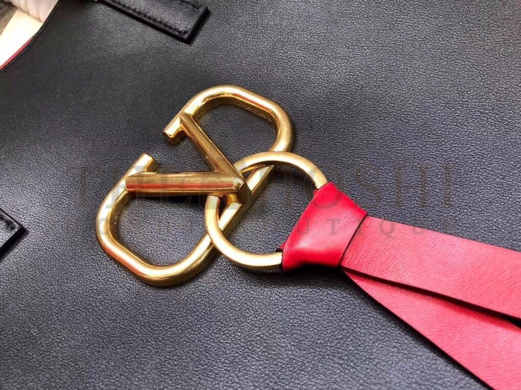 Va1e*ntin0 Garavani Black Large N/S Vring Shopper Bag Master Quality