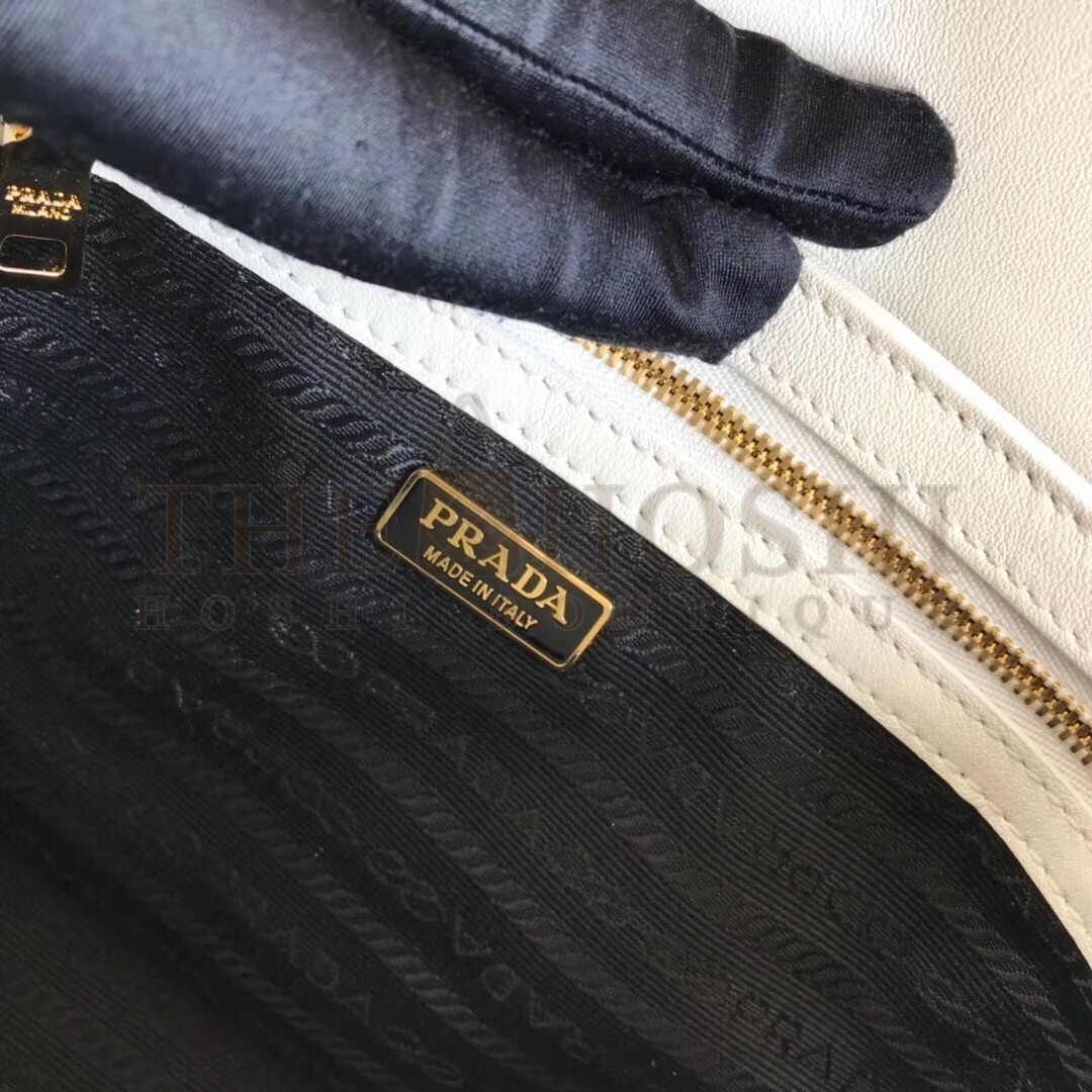 Pra*a Embleme Shoulder Bag In White Saffiano Leather Master Quality