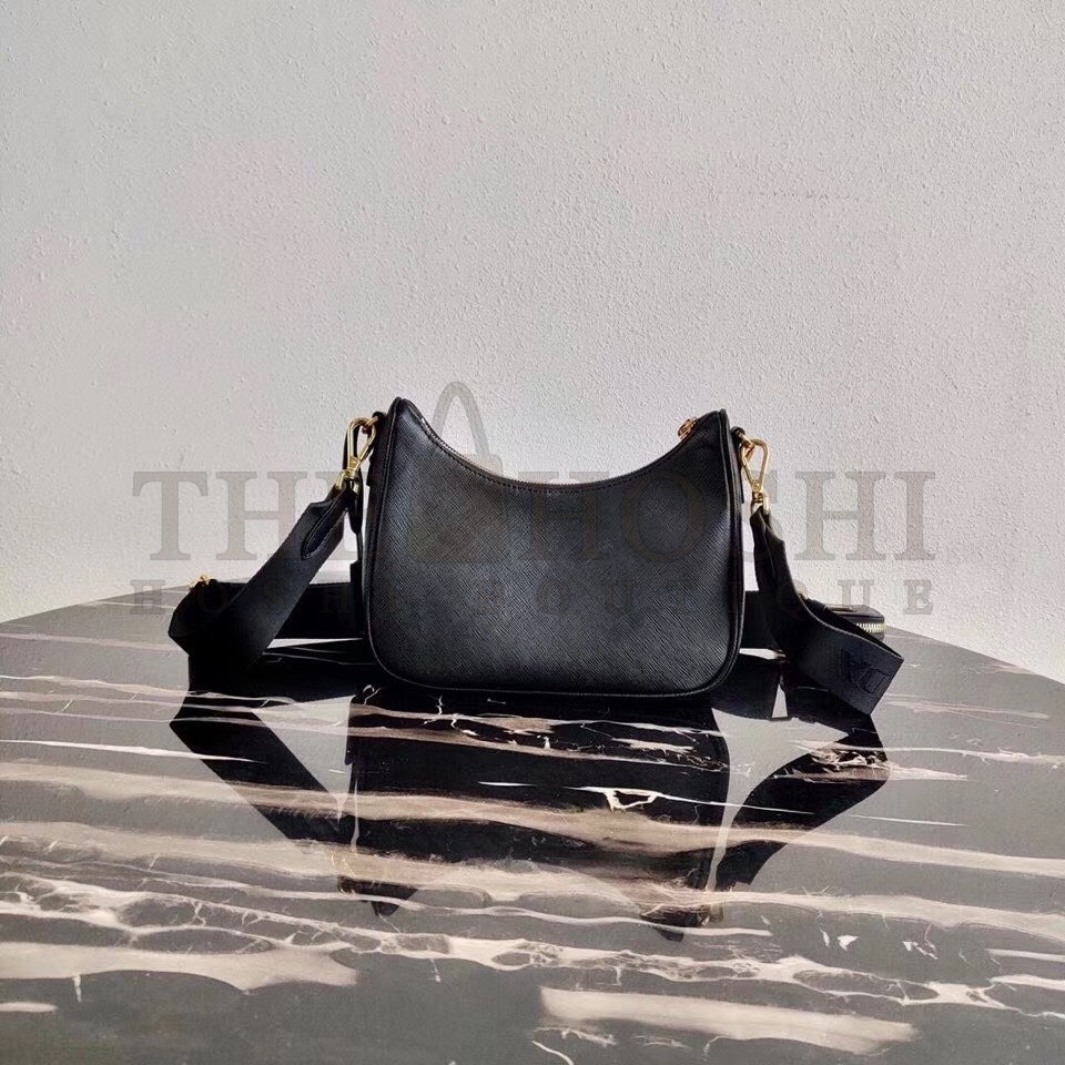 Pra*a Re-Edition 2005 Shoulder Bag In Black Saffiano Leather Master Quality