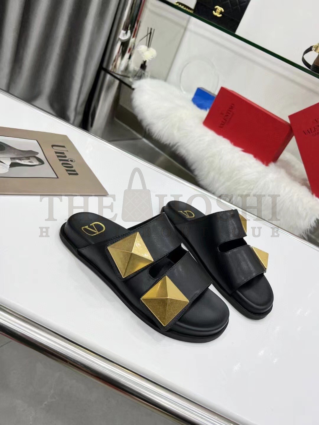 Va1e*ntin0 One Stud Slide Sandals In Black Calfskin Master Quality