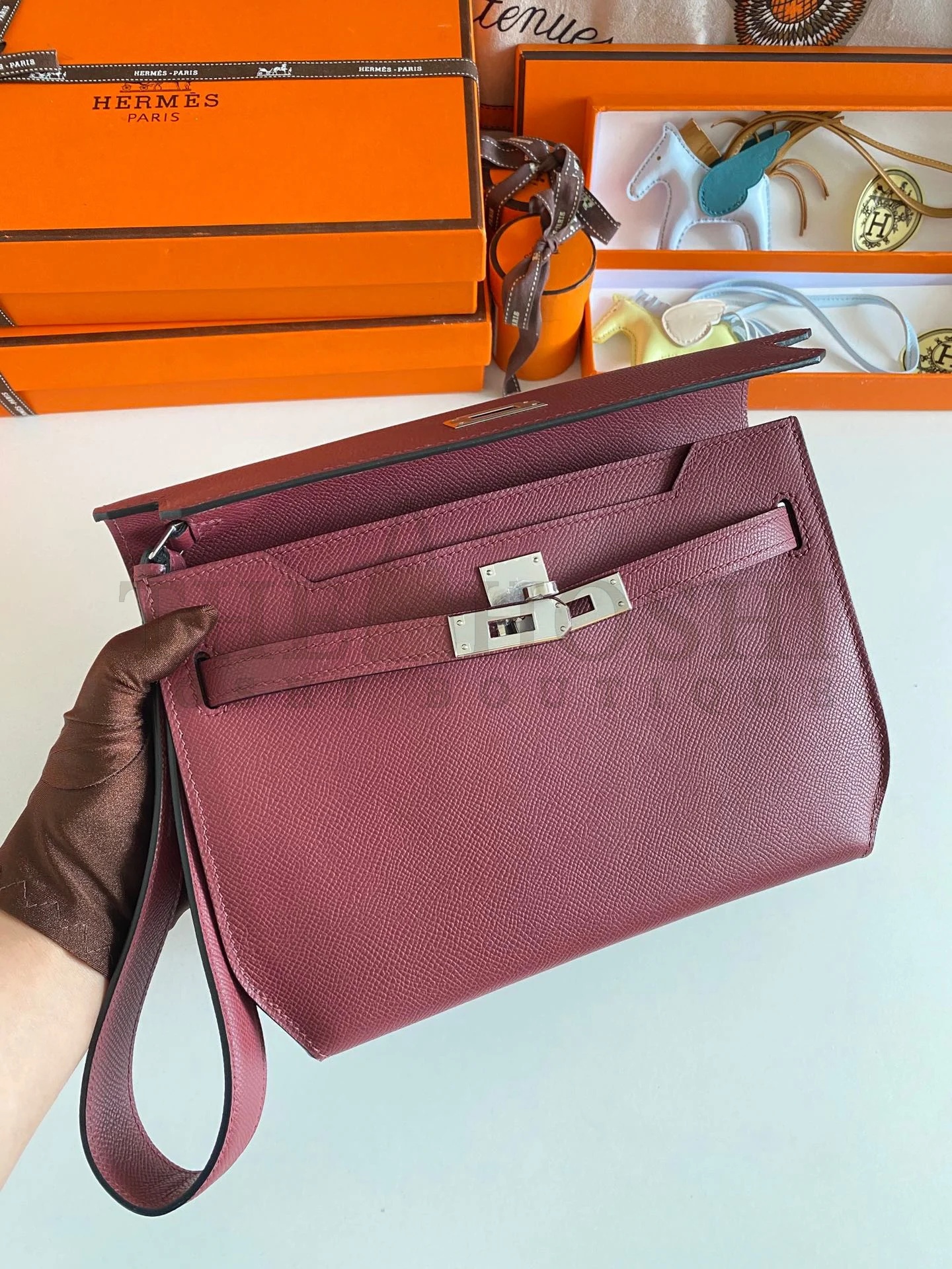 H**me5 Kelly Depeches 25 Pouch in Bordeaux Epsom Calfskin Master Quality