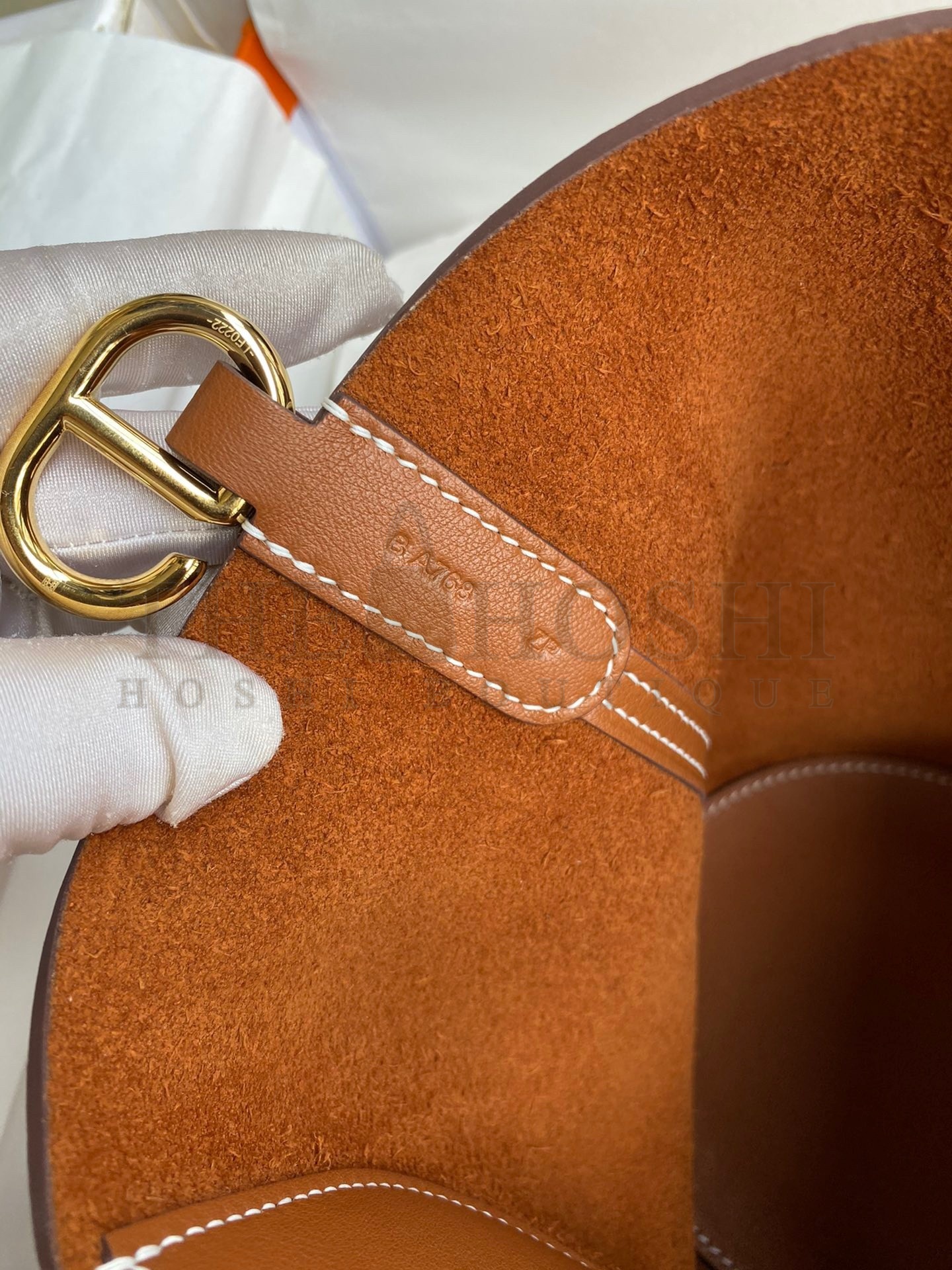 H**me5 In The Loop 18 Handmade Bag in Gold Clemence Leather Master Quality