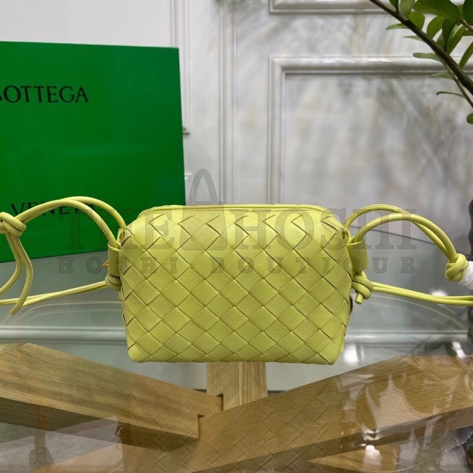 B0tt*ga Ven*ta Loop Mini Bag In Kiwi Intrecciato Lambskin Master Quality