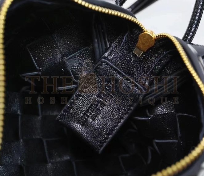 B0tt*ga Ven*ta Mini Loop Bag In Black Intrecciato Lambskin Master Quality