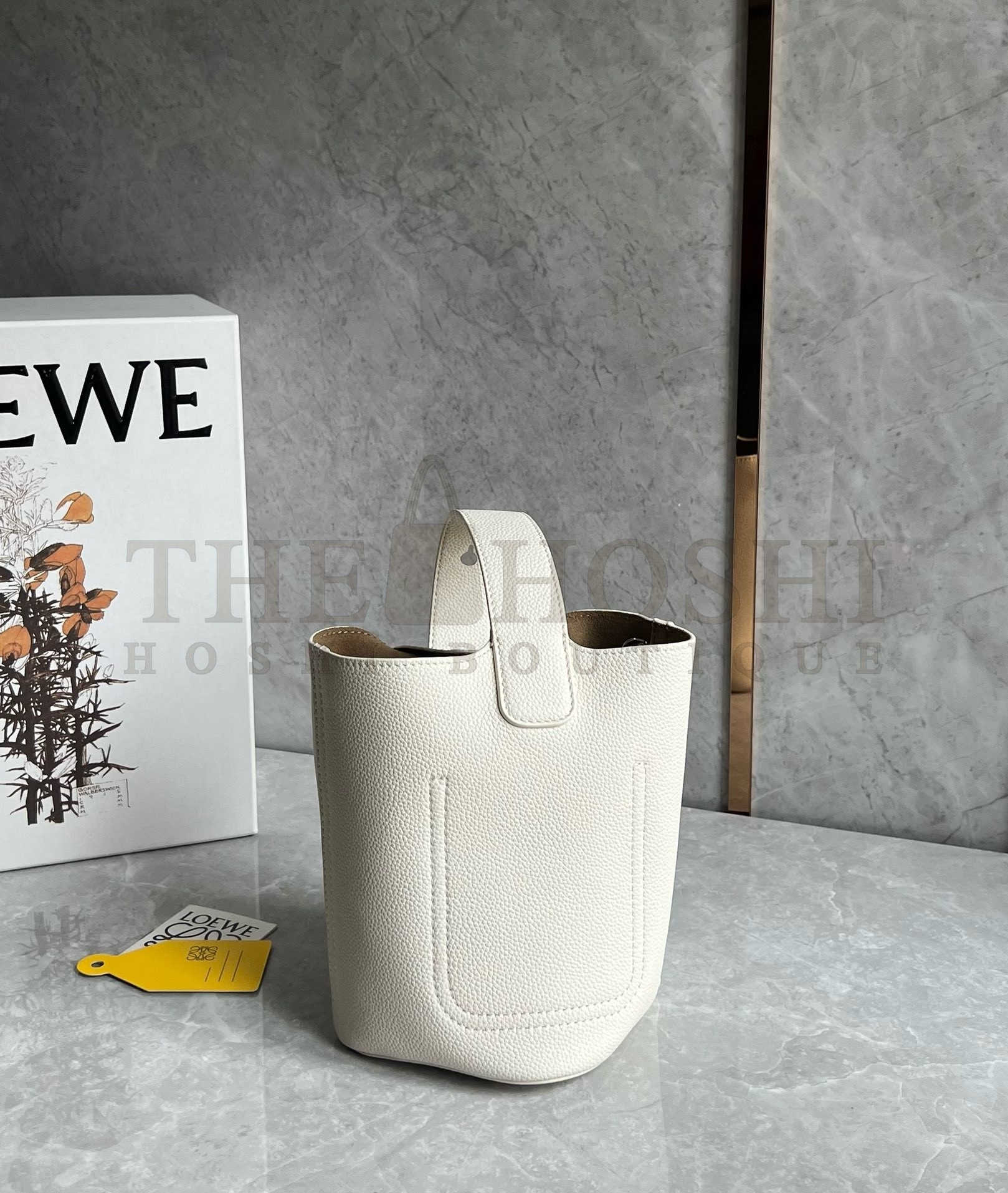 L0ew* Mini Pebble Bucket Bag in White Grained Leather Master Quality