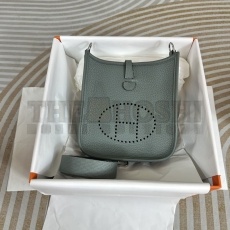 H**me5 Evelyn Bags Master Quality
