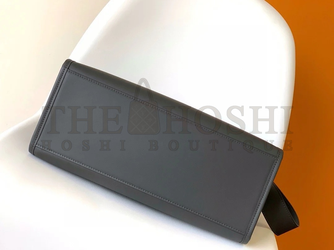 F**di Sunshine Medium Tote Bag in Black Leather with Python Logo Master Quality