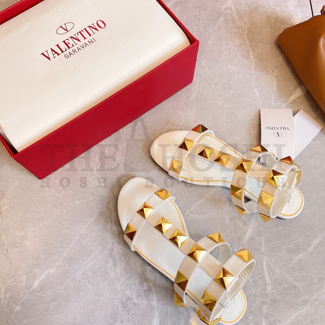 Va1e*ntin0 Roman Stud Flat Sandals In White Calfskin Master Quality