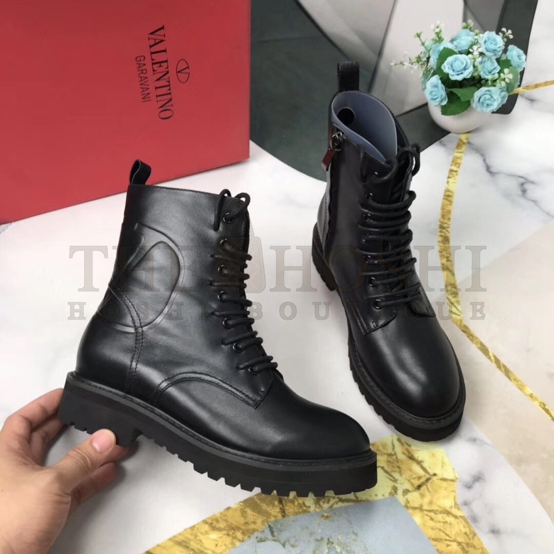 Va1e*ntin0 Black Leather VLogo Combat Boots Master Quality