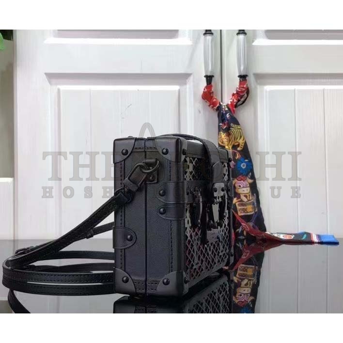 L0vis Vvtt0n LV Women Petite Malle Handbag Black Patent Calfskin Cowhide Leather Master Quality