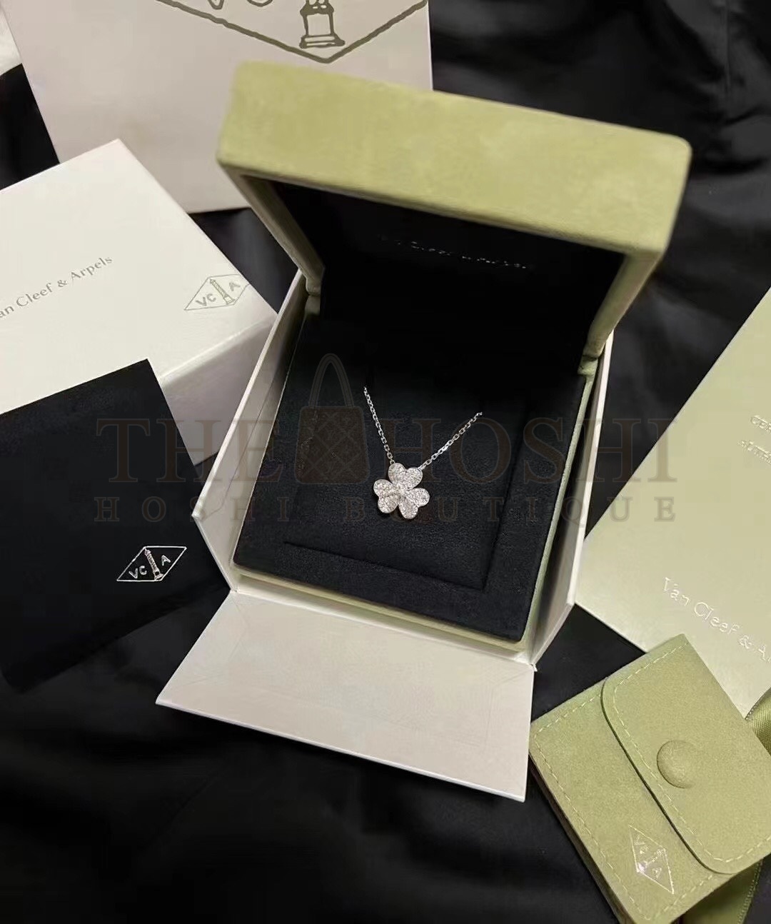 V*n Cl**f & Arpels D1am0nd Clover Necklace, Frivole pendant Master Quality