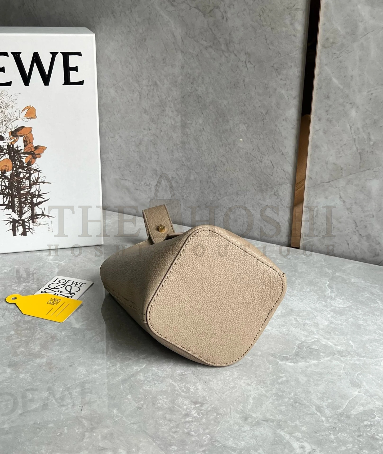 L0ew* Mini Pebble Bucket Bag in Sand Grained Leather Master Quality