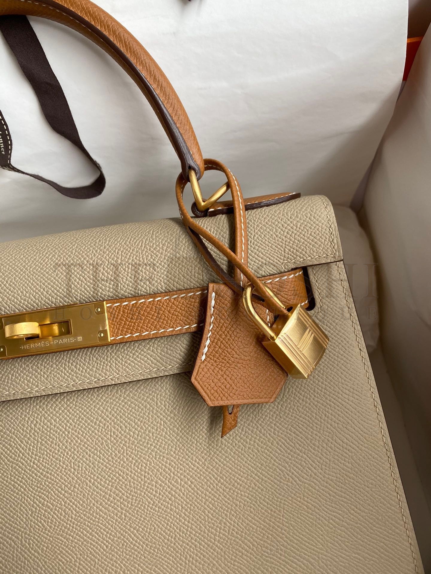H**me5 Kelly Sellier 28 Bicolor Bag in Trench and Gold Epsom Calfskin Master Quality