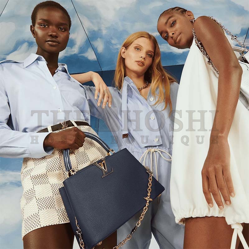 L0vis Vvtt0n LV Women Capucines MM Handbag Navy Blue Taurillon Leather Master Quality