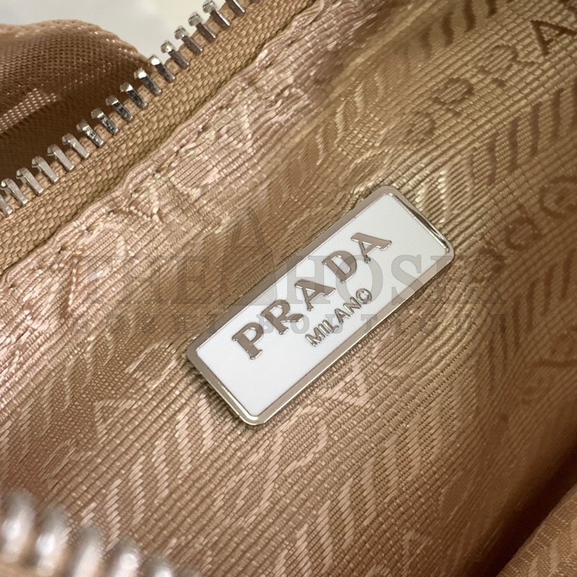 Pra*a Re-Edition 2005 Shoulder Bag In White Re-Nylon Master Quality
