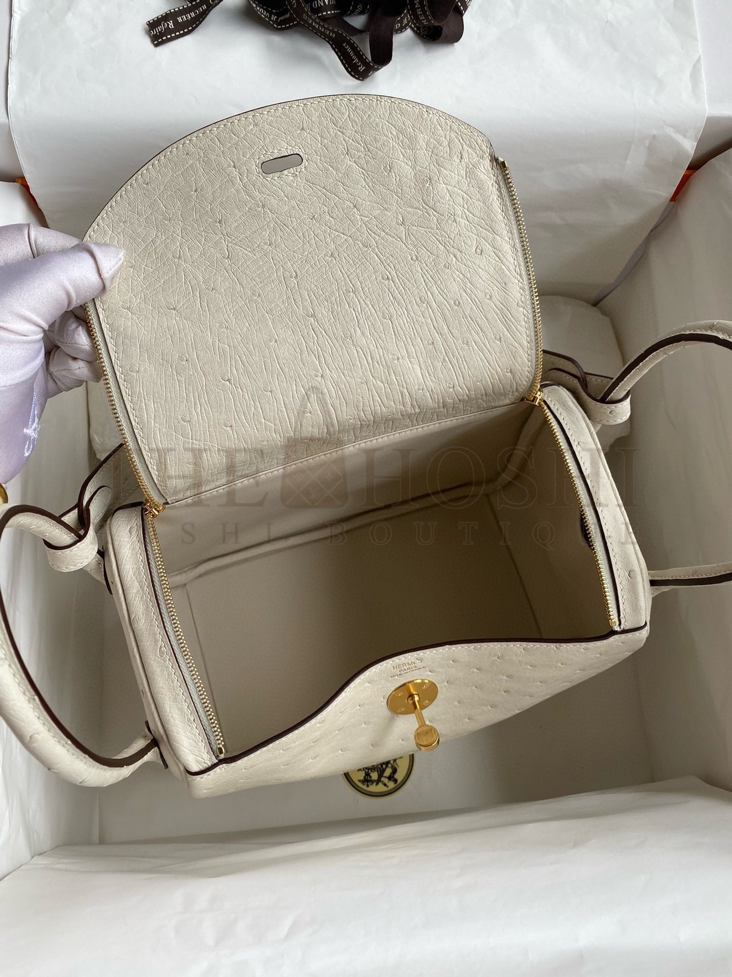 H**me5 Lindy 26 Handmade Bag In Craie Ostrich Leather Master Quality