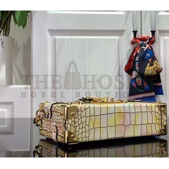 L0vis Vvtt0n LV Women Petite Malle Handbag Royal Garden Soft Shine Alligator Leather Master Quality