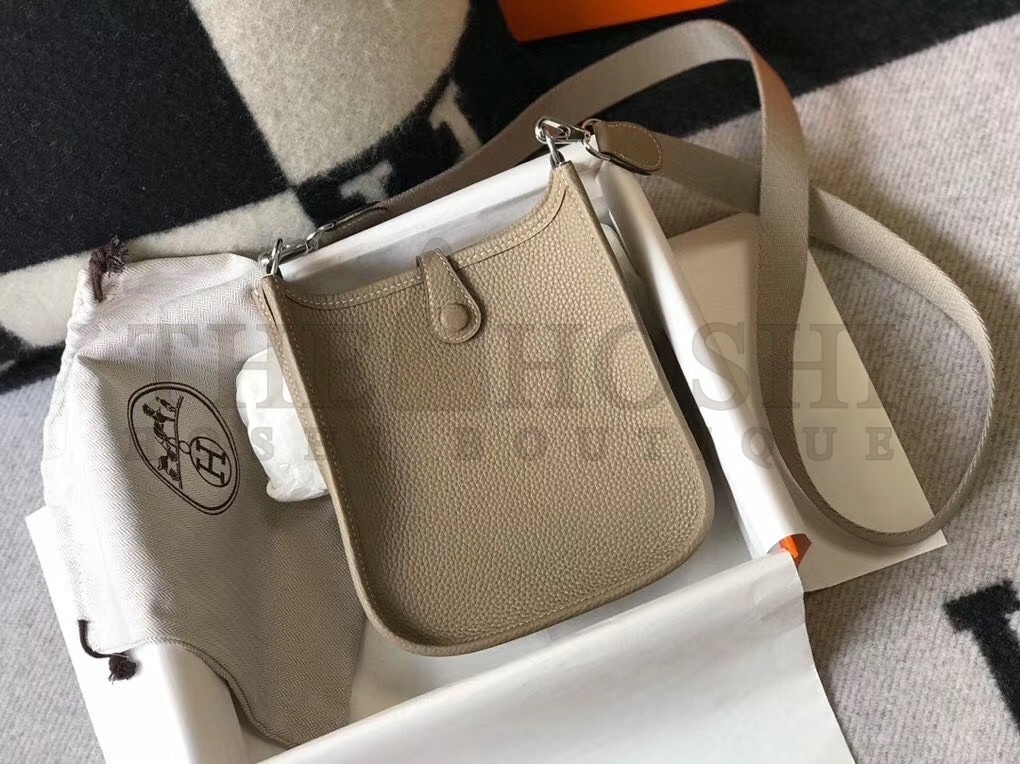 H**me5 Evelyne III TPM Bag In Tourterelle Clemence Leather Master Quality