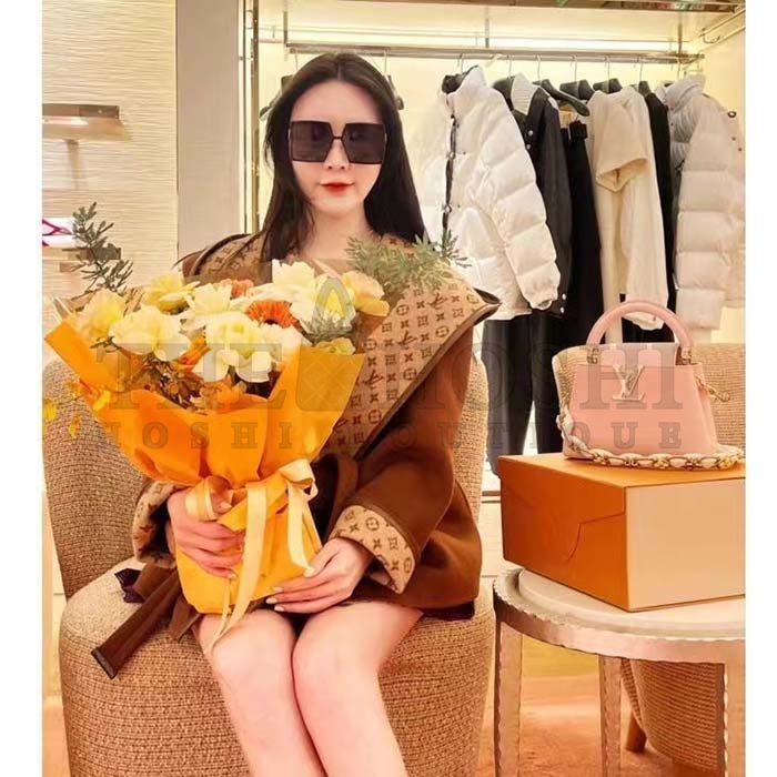 L0vis Vvtt0n LV Women Capucines Mini Handbag Jasmine Pink Taurillon Leather Master Quality