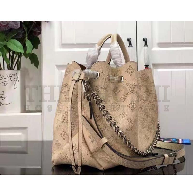 L0vis Vvtt0n LV Women Bella Tote Crème Beige Mahina Perforated Calfskin Calf Master Quality