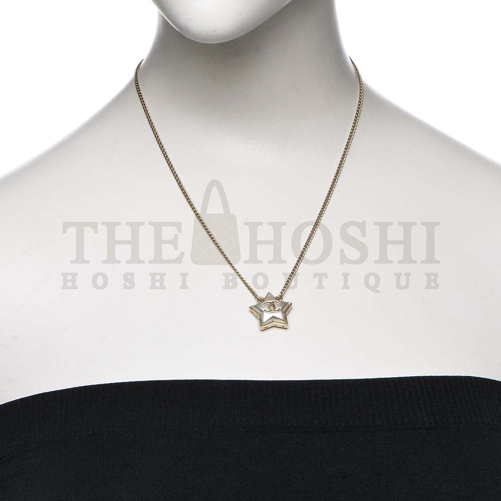 Ch**el Women CC Necklace Gold Tone Metal Master Quality