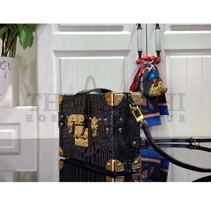 L0vis Vvtt0n LV Women Petite Malle Handbag Saphir Blue Brilliant Niloticus Leather Master Quality