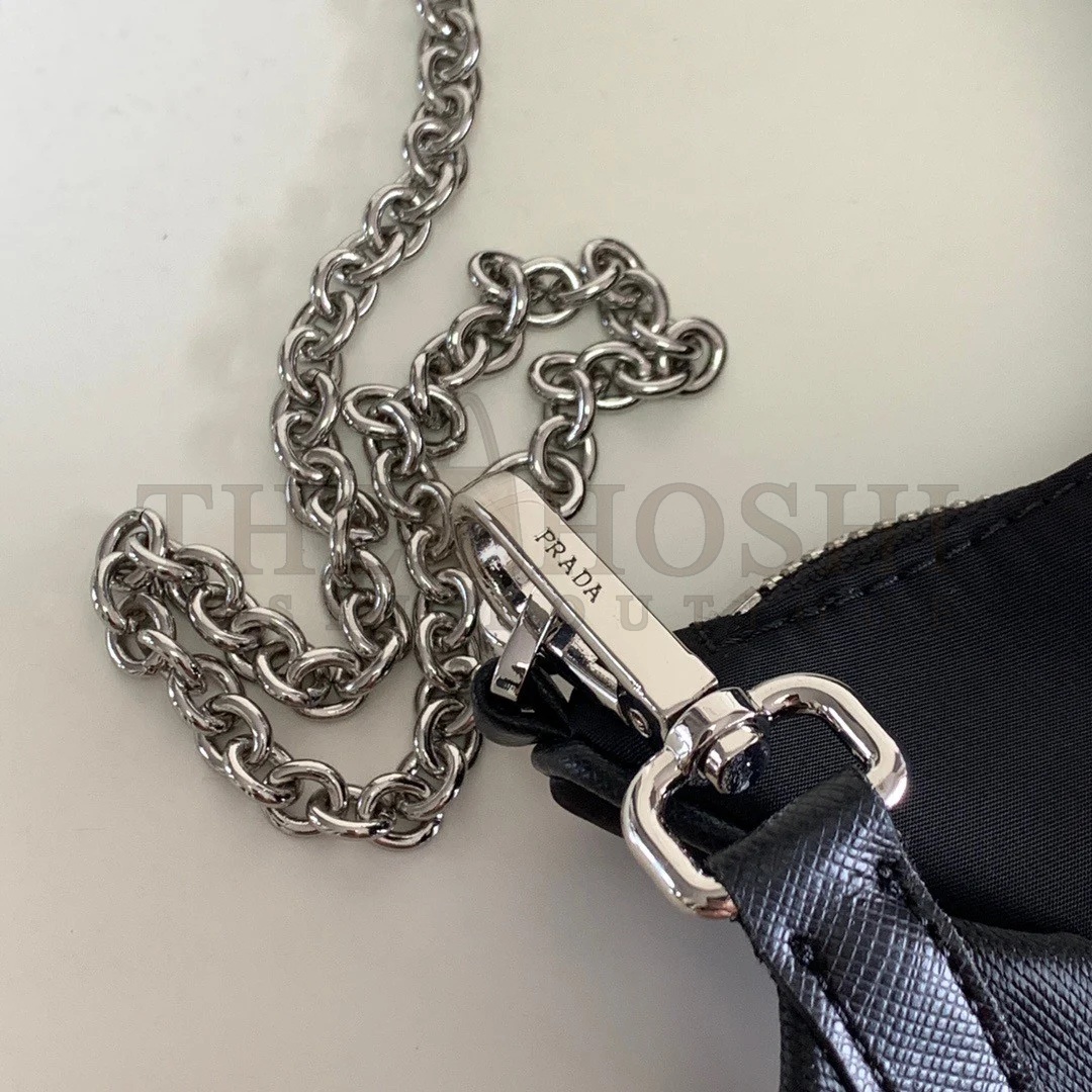 Pra*a Re-Edition 2005 Shoulder Bag In Black Re-Nylon Master Quality