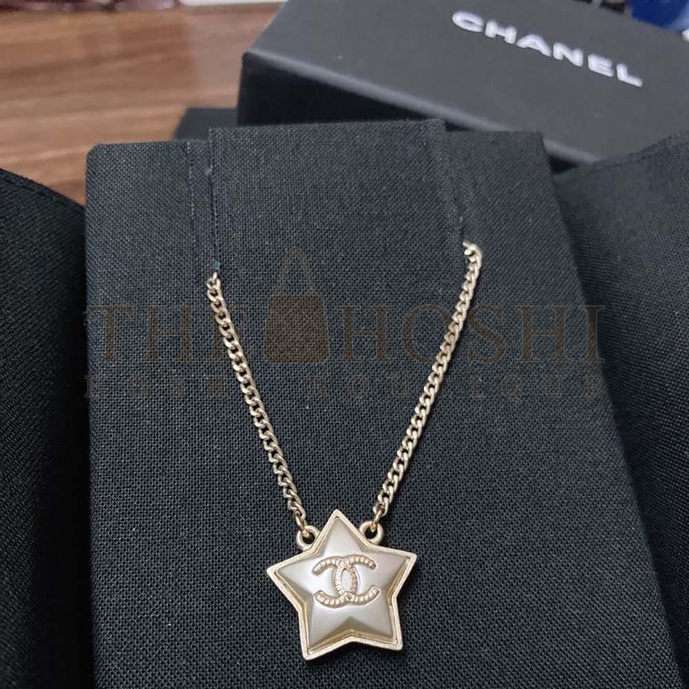 Ch**el Women CC Necklace Gold Tone Metal Master Quality