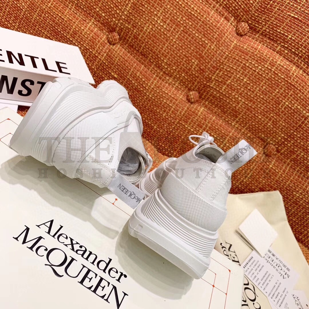 A1exa*der Mcqv*en Women