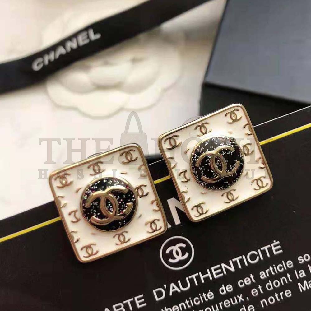 Ch**el Women Stud Earrings in Metal Master Quality