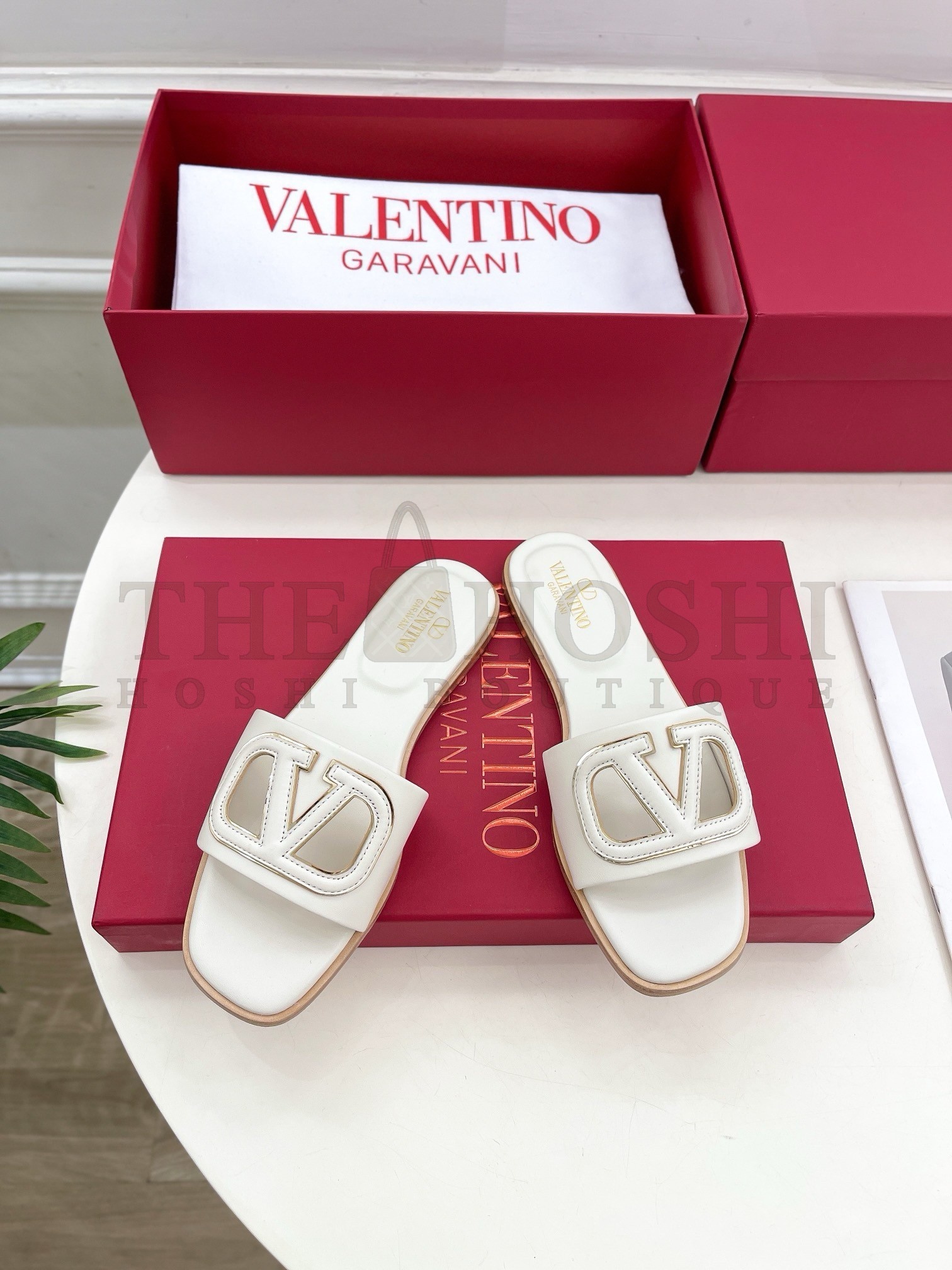 Va1e*ntin0 VLogo Cut-out Slide Sandals in White Leather Master Quality