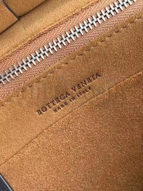 B0tt*ga Ven*ta Arco Mini Bag In Black Intrecciato Calfskin Master Quality