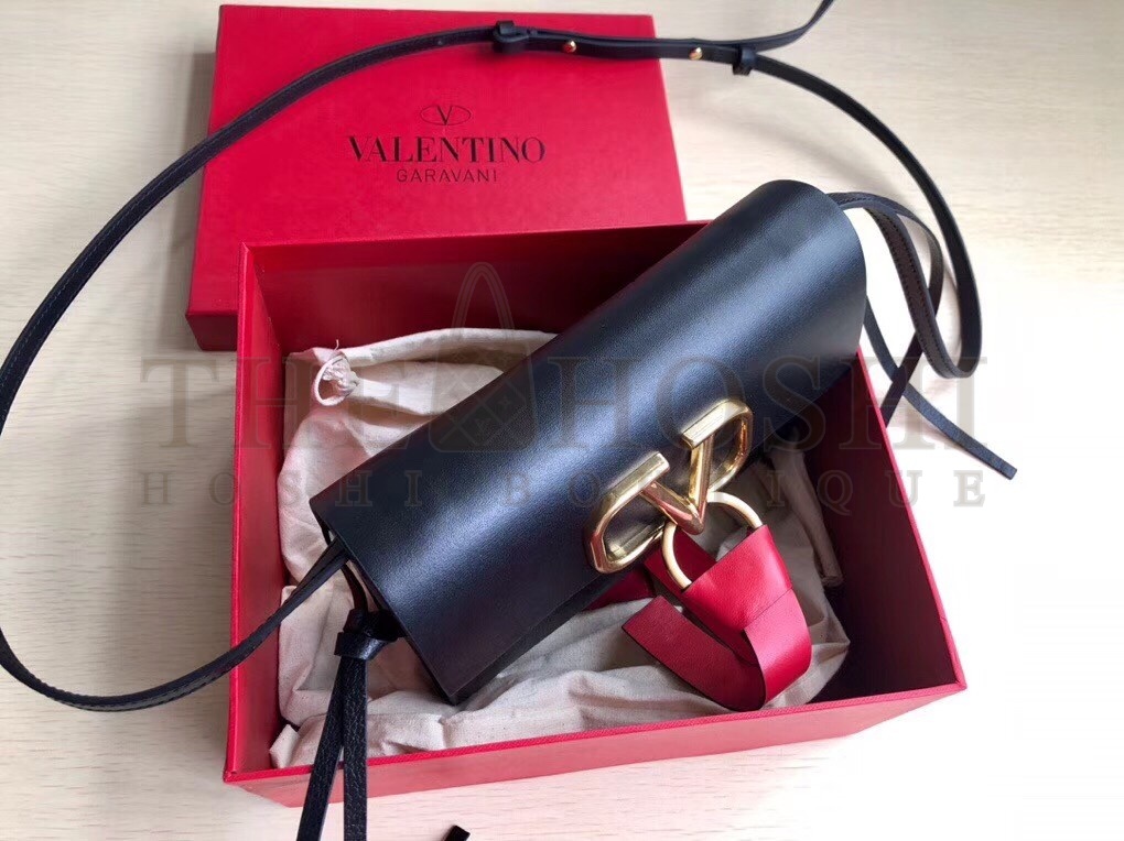 Va1e*ntin0 Small Vring Crossbody Bag In Black Calfskin Master Quality