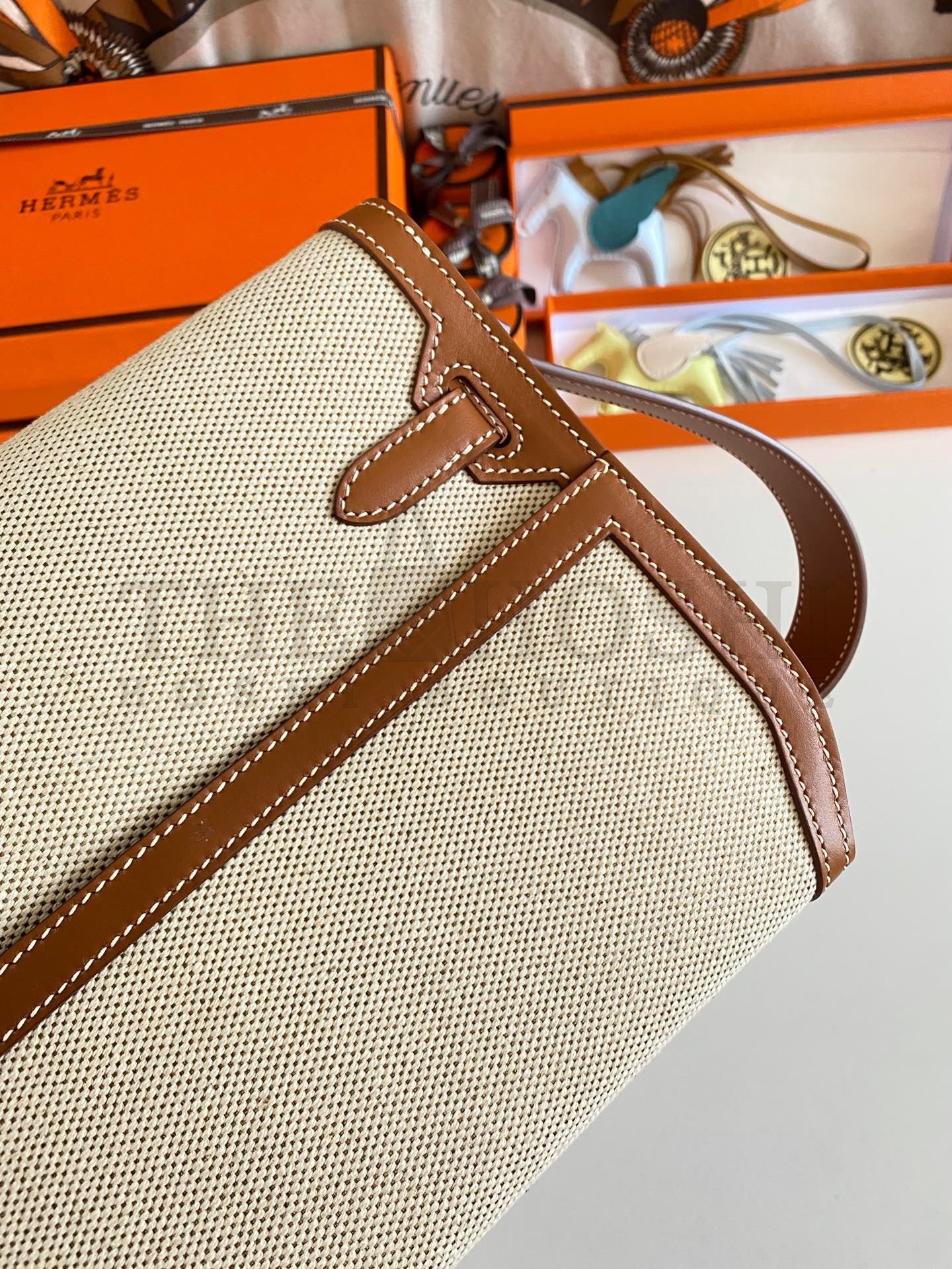 H**me5 Kelly Depeches 25 Pouch in Ecru Toile Master Quality