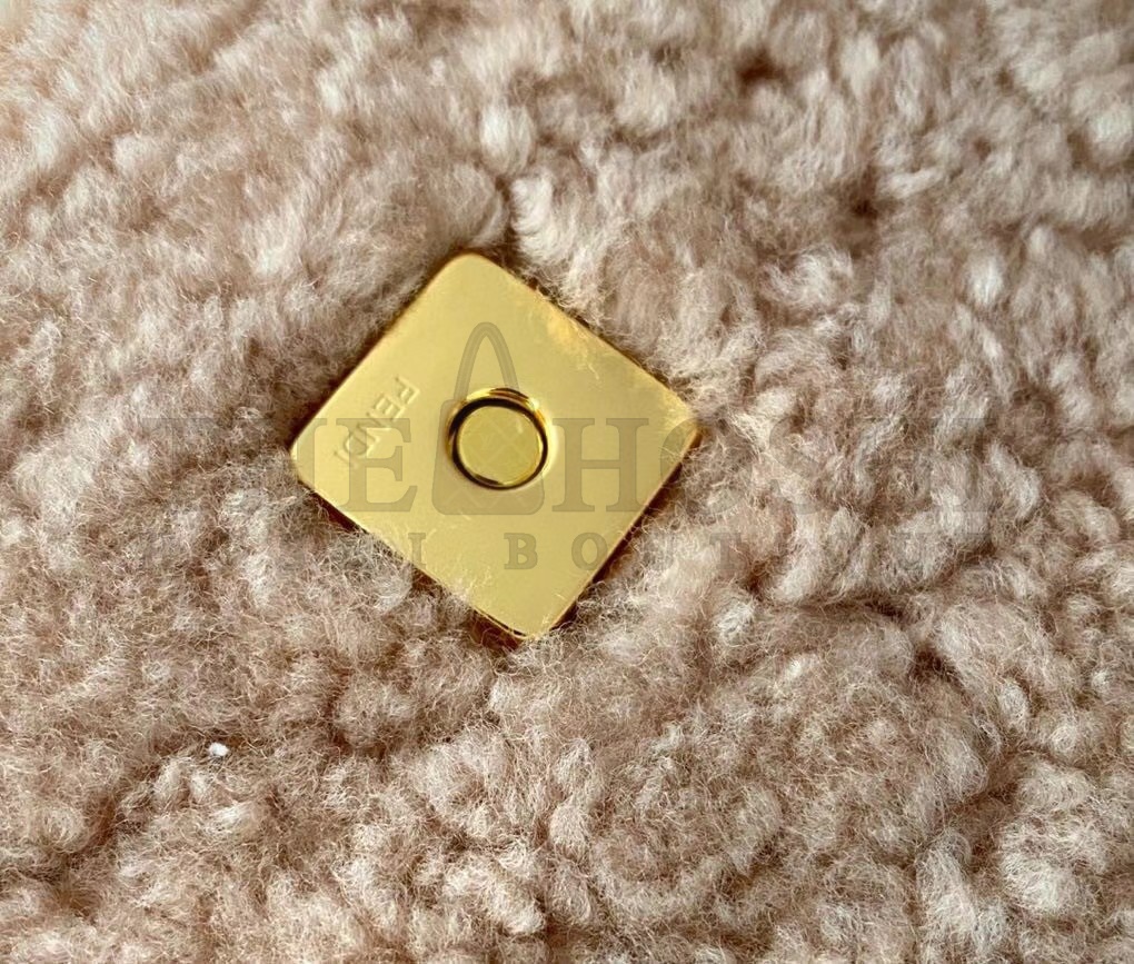 F**di Medium Baguette Bag In Beige Shearling Master Quality