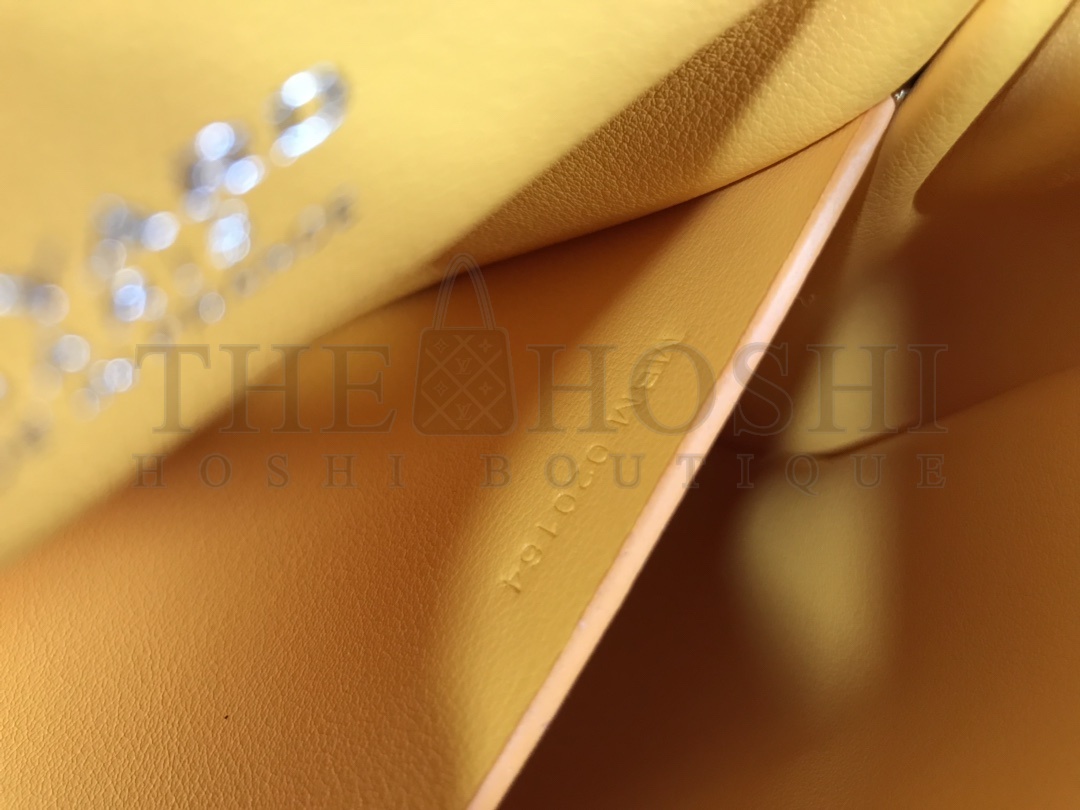 G09ard Mini Saigon Bag White Leather Wooden Handle 20x14.5x9cm Master Quality