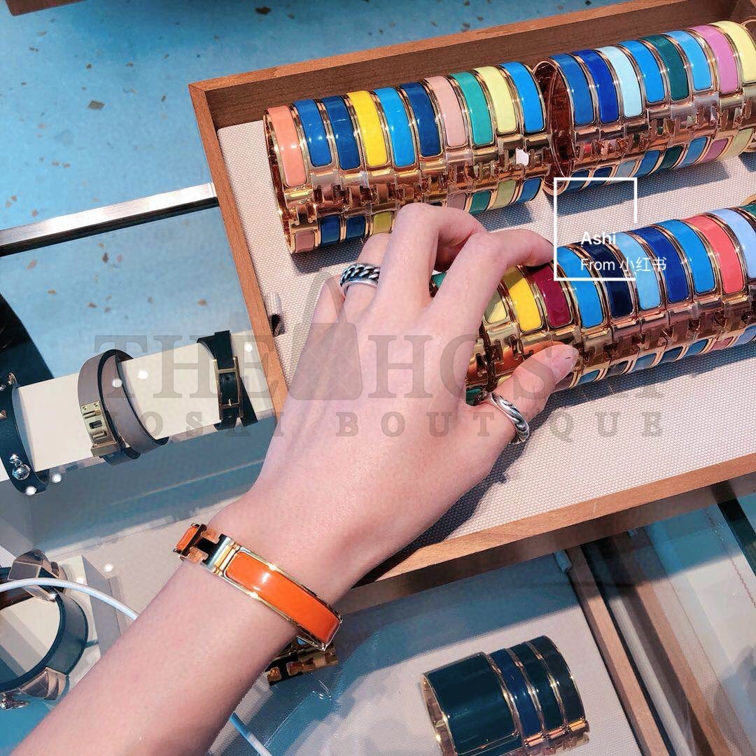 H**me5 H Clic Bracelet, Gold Master Quality