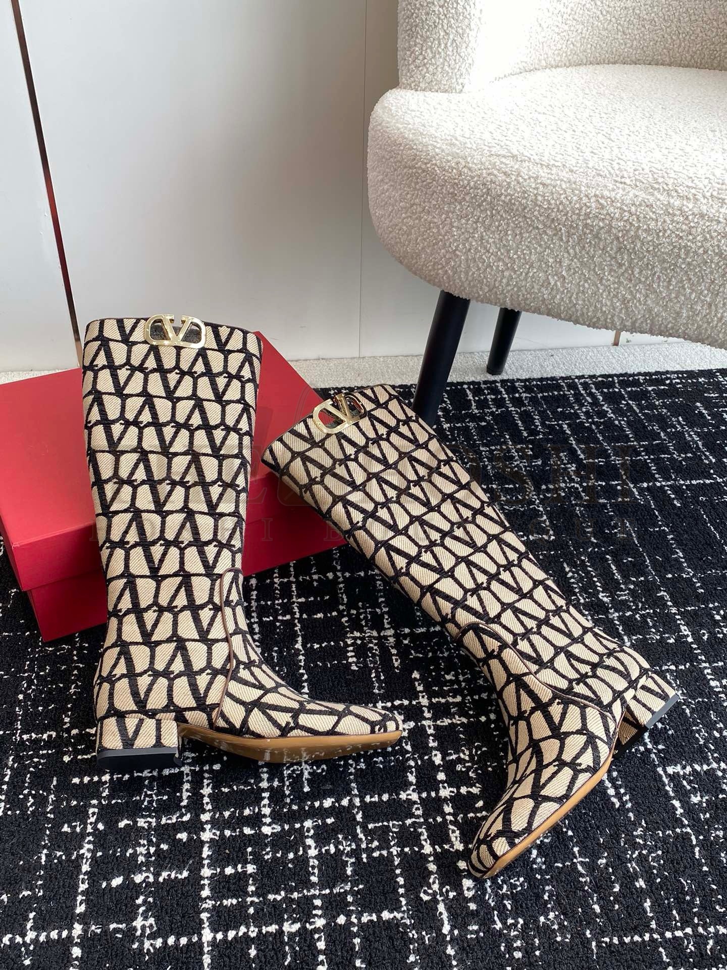 Va1e*ntin0 VLogo Type Knee Boots in Black Toile Iconographe fabric Master Quality