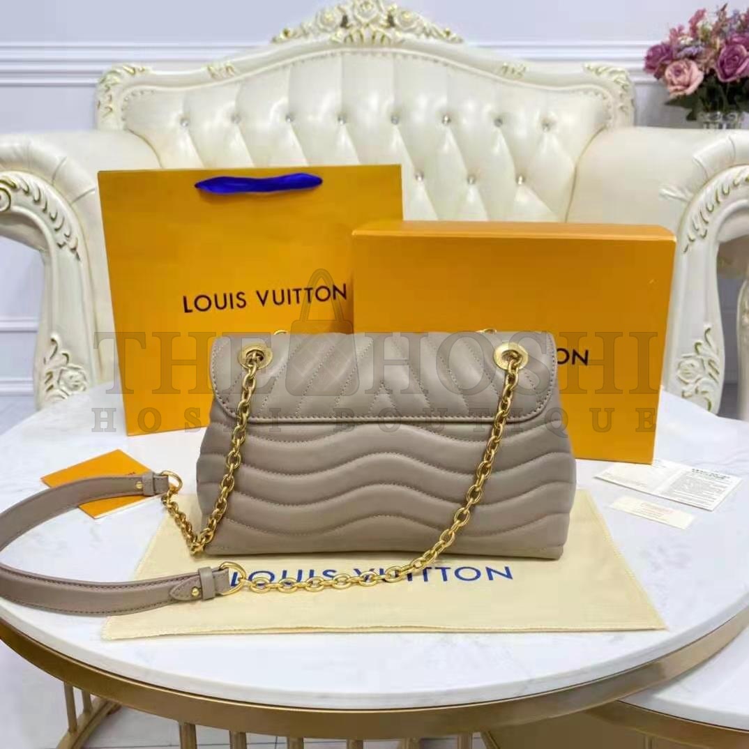 L0vis Vvtt0n LV Women New Wave Chain Bag Handbag Sandy Smooth Cowhide Leather Master Quality
