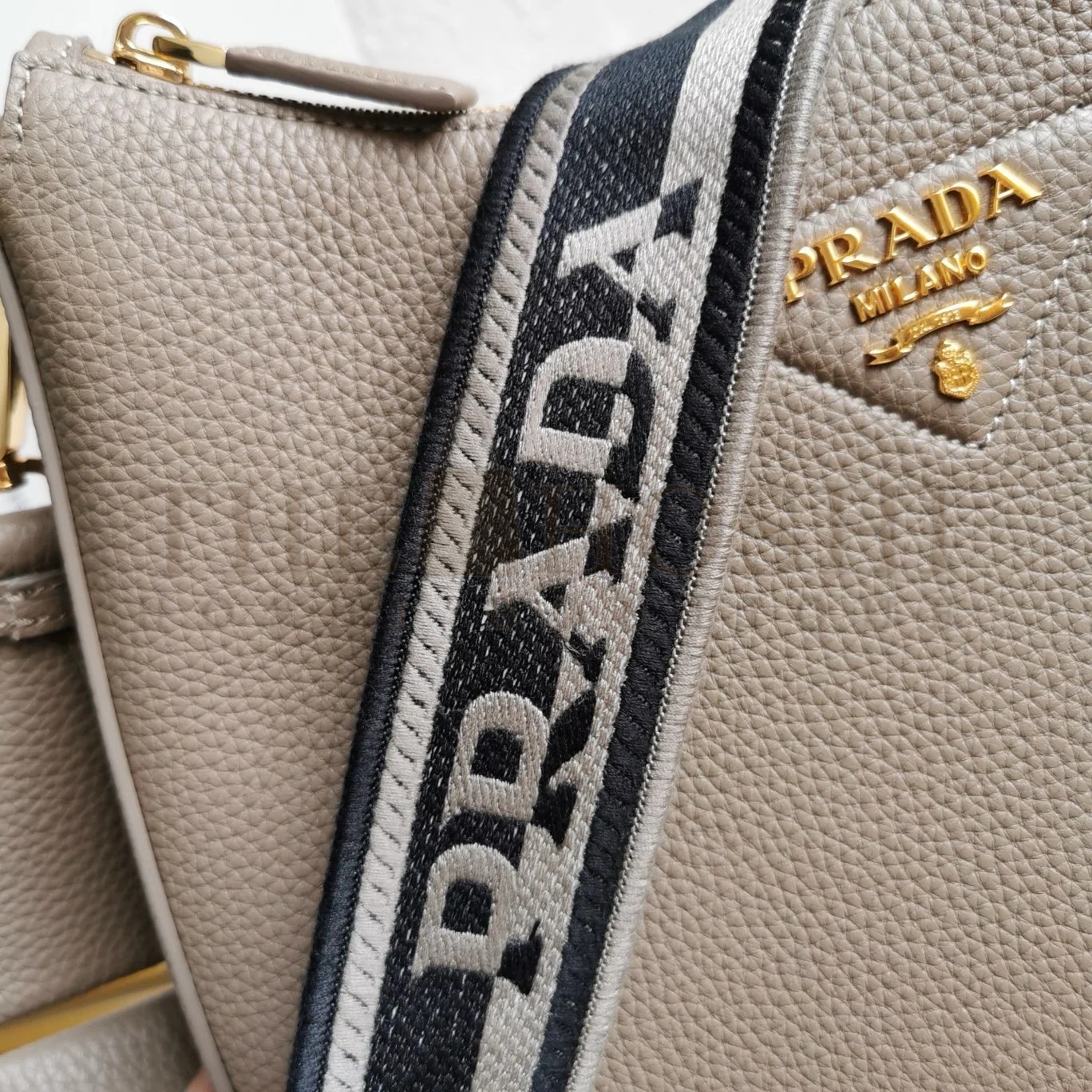 Pra*a Shoulder Bag in Grey Grained Leather Master Quality