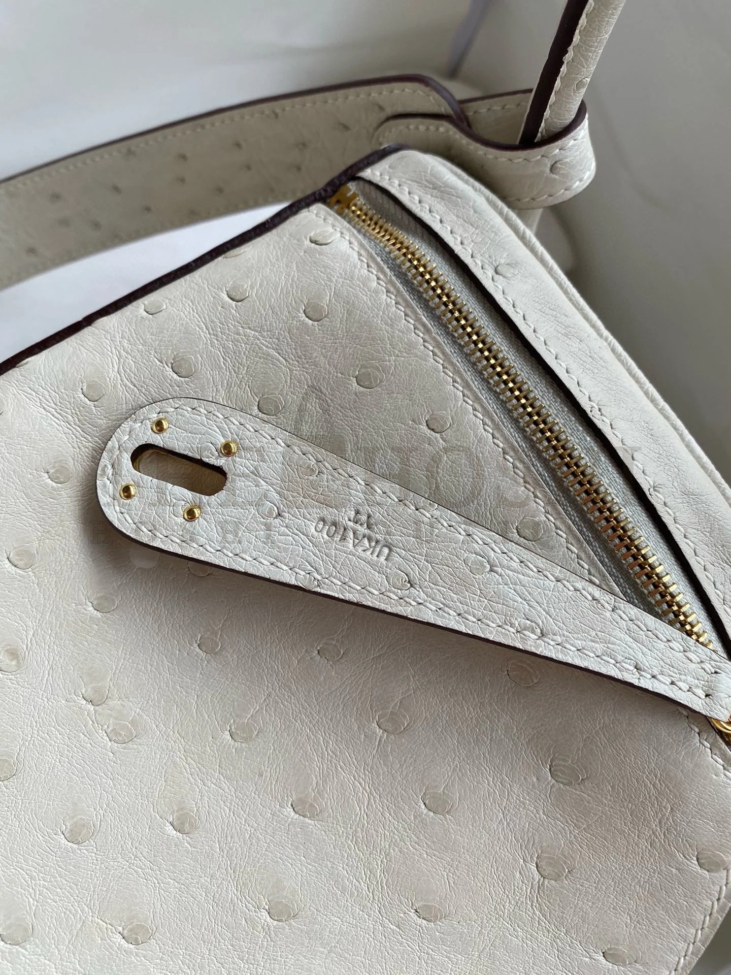 H**me5 Lindy 26 Handmade Bag In Craie Ostrich Leather Master Quality