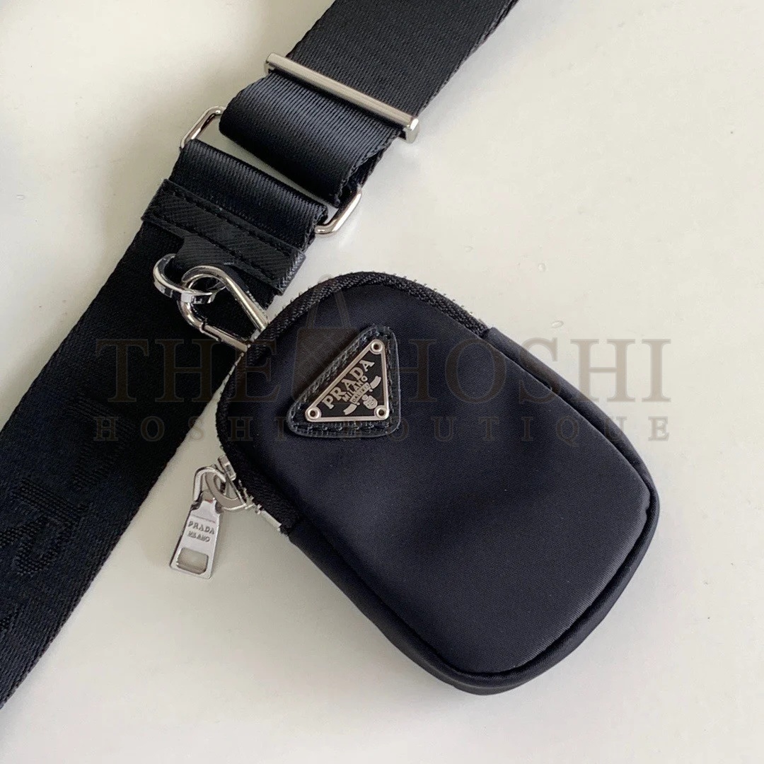 Pra*a Re-Edition 2005 Shoulder Bag In Black Re-Nylon Master Quality