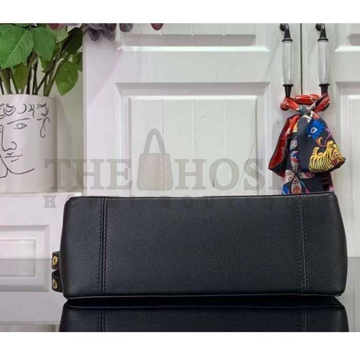 L0vis Vvtt0n LV Women Dauphine Soft MM Handbag Black Calfskin Leather M25209 Master Quality