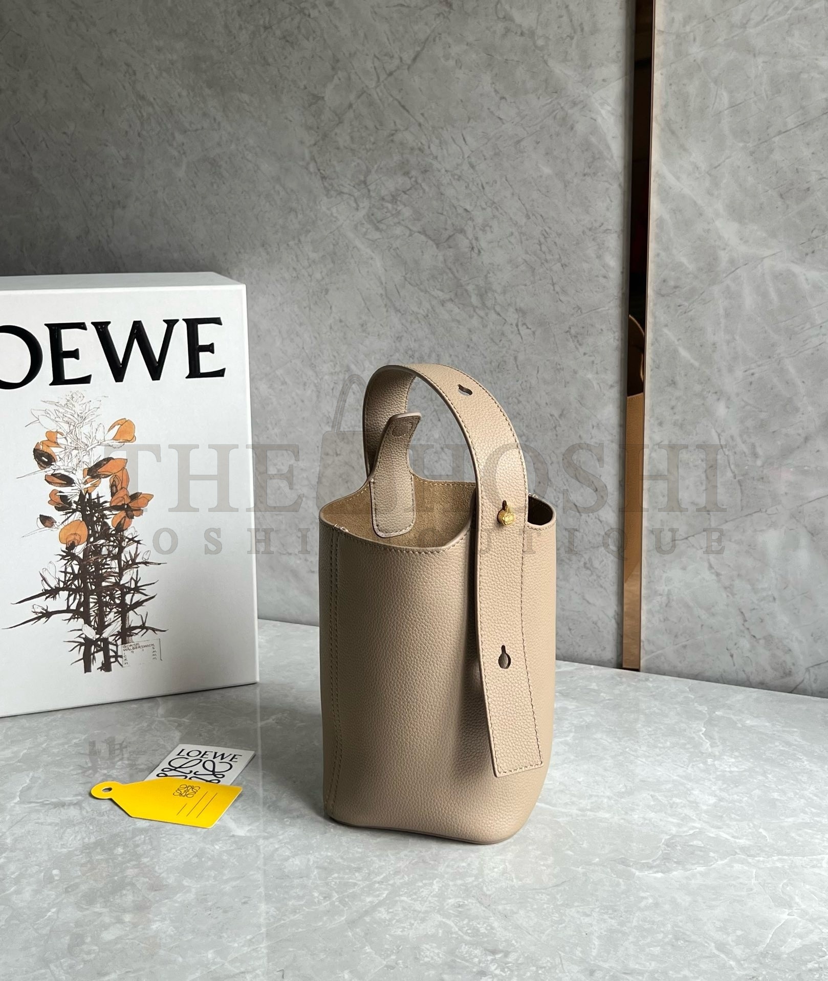 L0ew* Mini Pebble Bucket Bag in Sand Grained Leather Master Quality