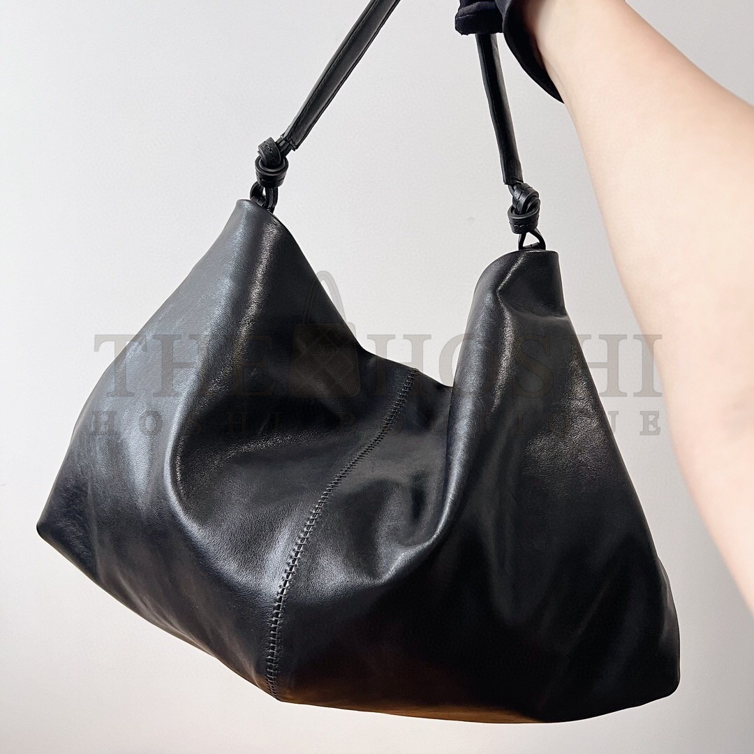The R0w Samia Shoulder Bag in Black Leather Master Quality