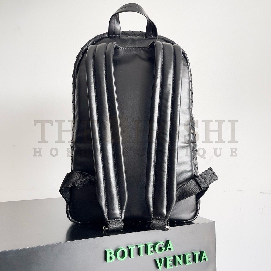 B0tt*ga Ven*ta Medium Backpack In Black Intrecciato Calfskin Master Quality