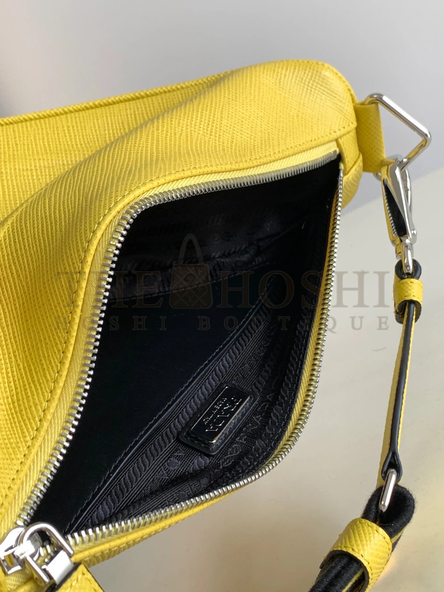 Pra*a Triangle Shoulder Bag In Yellow Saffiano Leather Master Quality