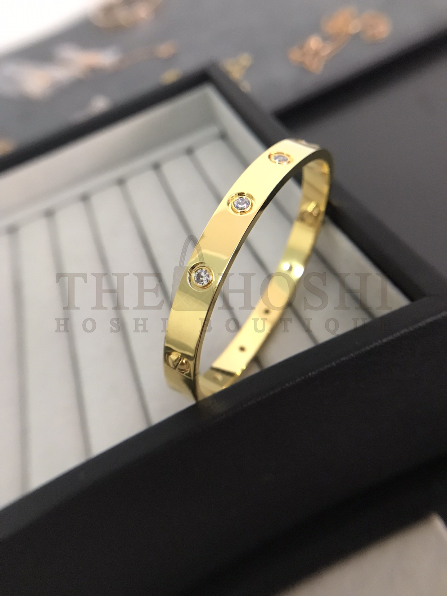 Ca*t1er Love Bracelet Dupe with Ten D1am0nds in Gold Master Quality