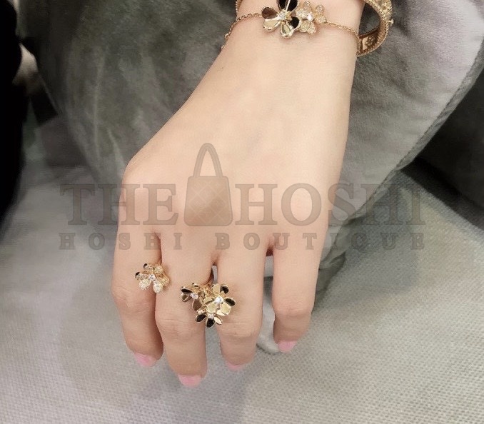 V*n Cl**f & Arpels Four Flowers Open End Ring, Frivole Between the Finger ring Master Quality
